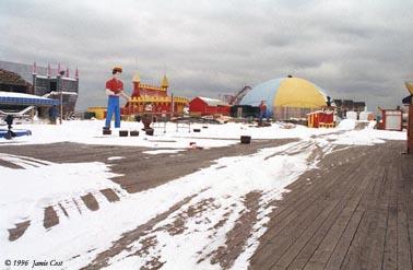 deserted-amusement-pier